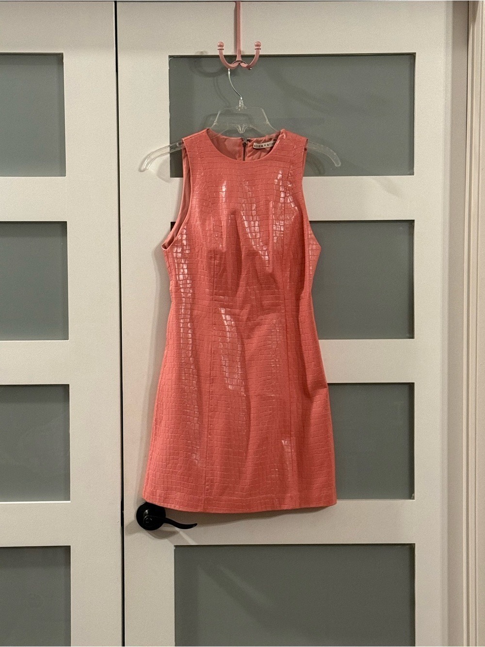 ALICE + OLIVIA Daven Croc Vegan Leather Pink Sleeveless minidress. Size 0 - Picture 4 of 8